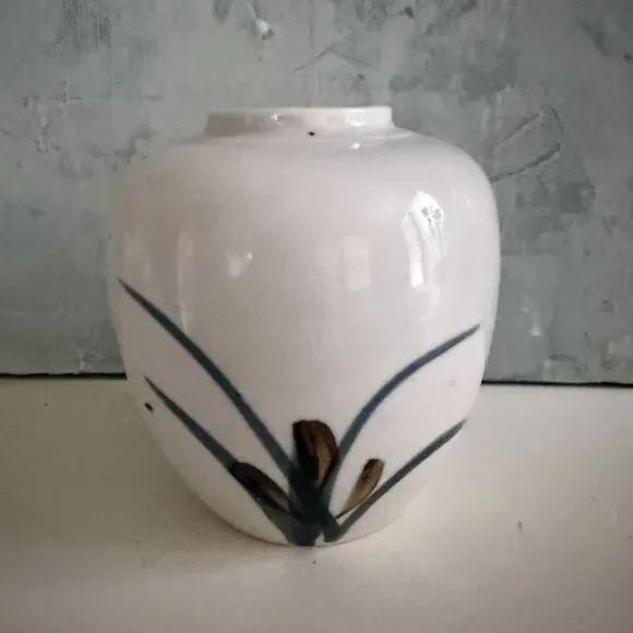 Ginger Jar Vase Oriental Collection Hand painted Floral Flower 6" Japan - Picture 2 of 5